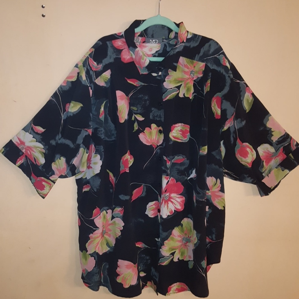 Brand New Plus Size Button Down Floral Top